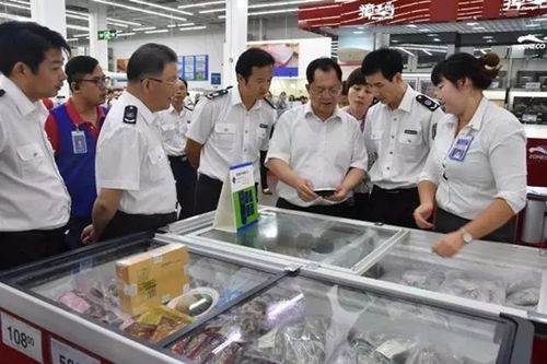 10月3日,時值國慶中秋佳節,廣東省食安辦主任,省食品藥品監管局駱文智